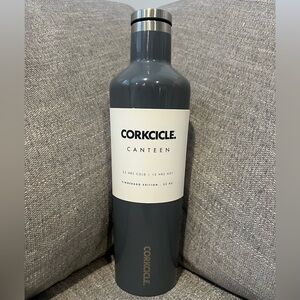 Corkcicle Canteen 25oz Water Bottle - NWT